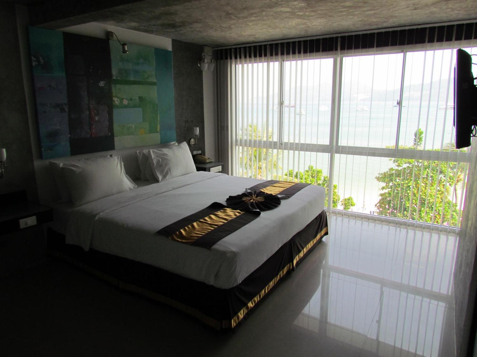 The Front Hotel And Apartments Patong Rom bilde